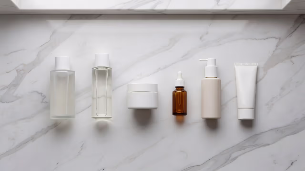 Skincare routine layering order with tretinoin and hyaluronic acid
